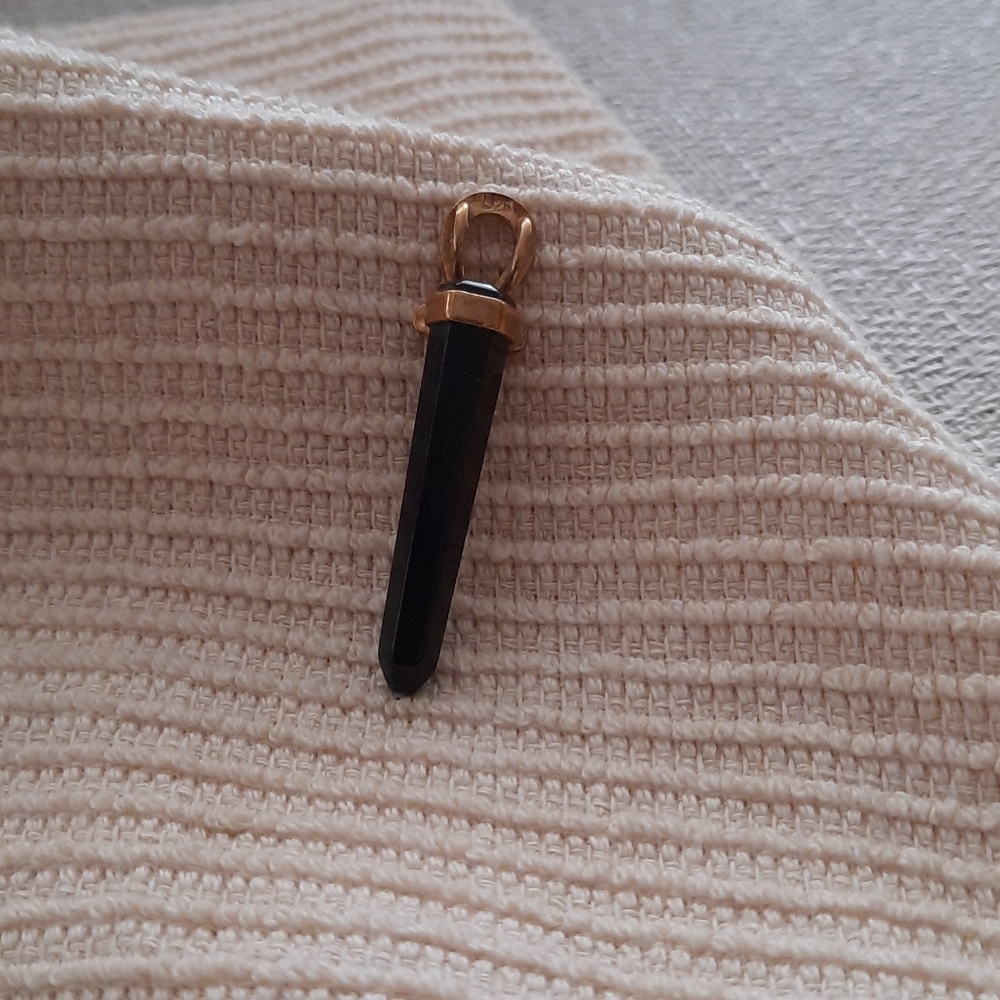 Black onyx pendant